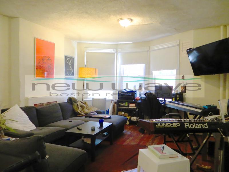 32 Edgerly Rd, Fenway