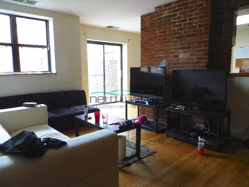 95 Gainsborough St, Fenway