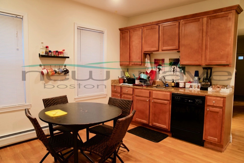 143 Hillside St, Mission Hill