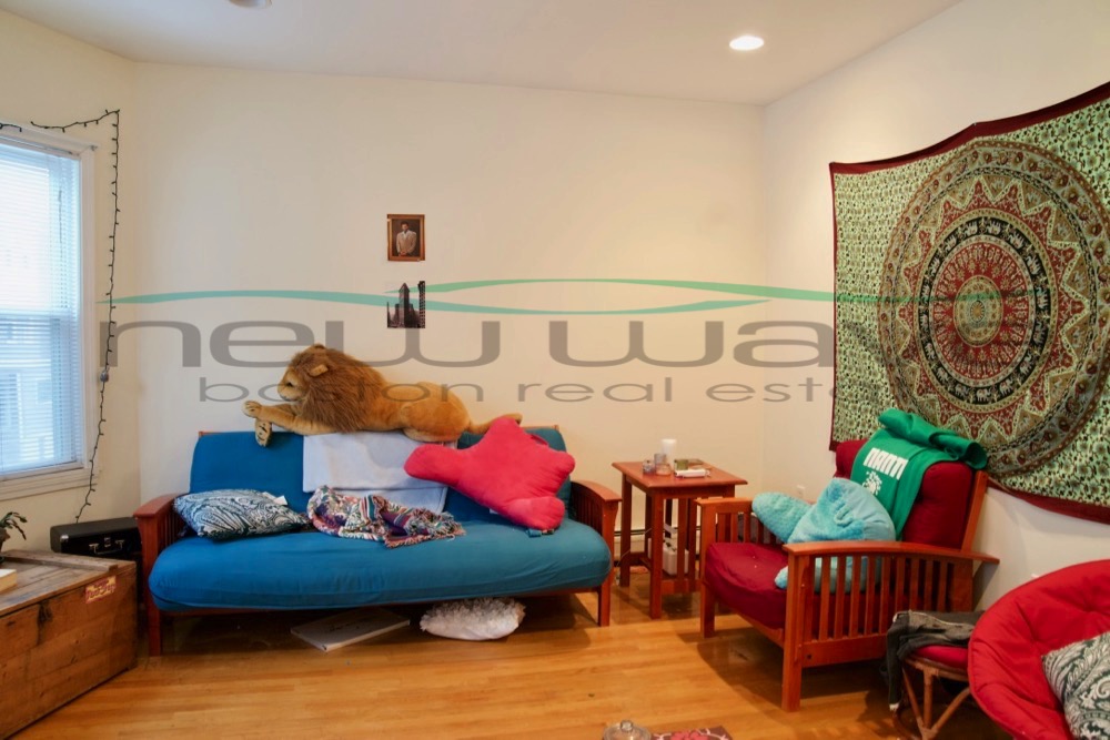 143 Hillside St, Mission Hill