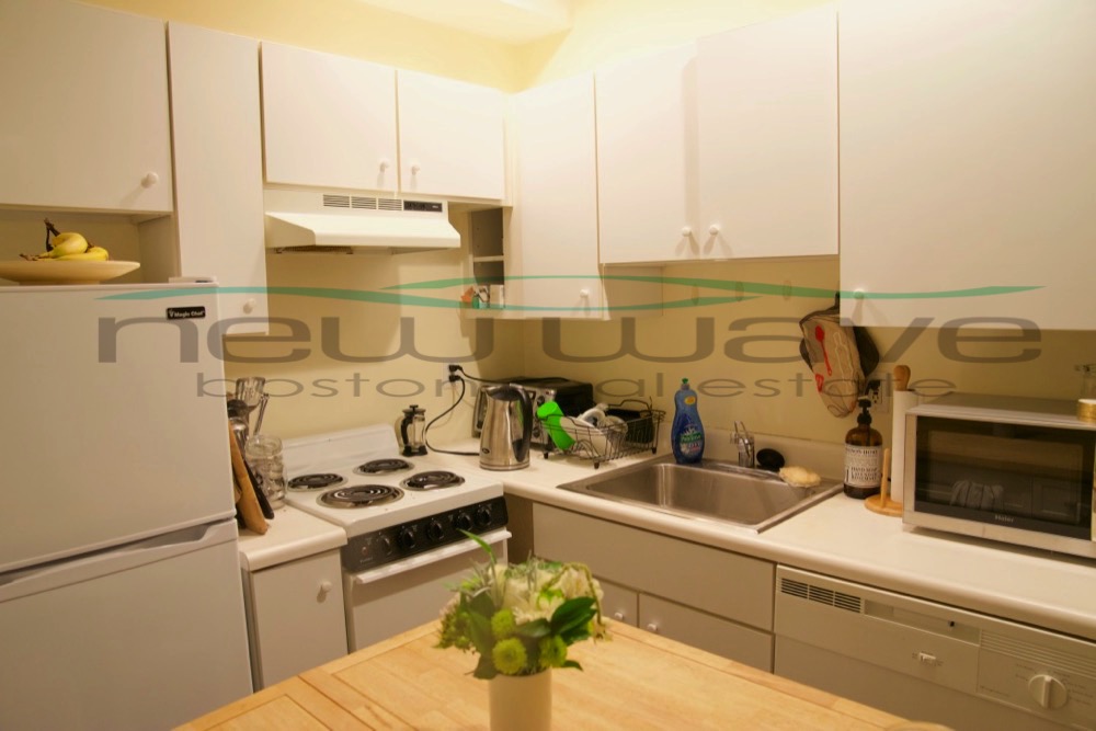 16 Russell St, Beacon Hill