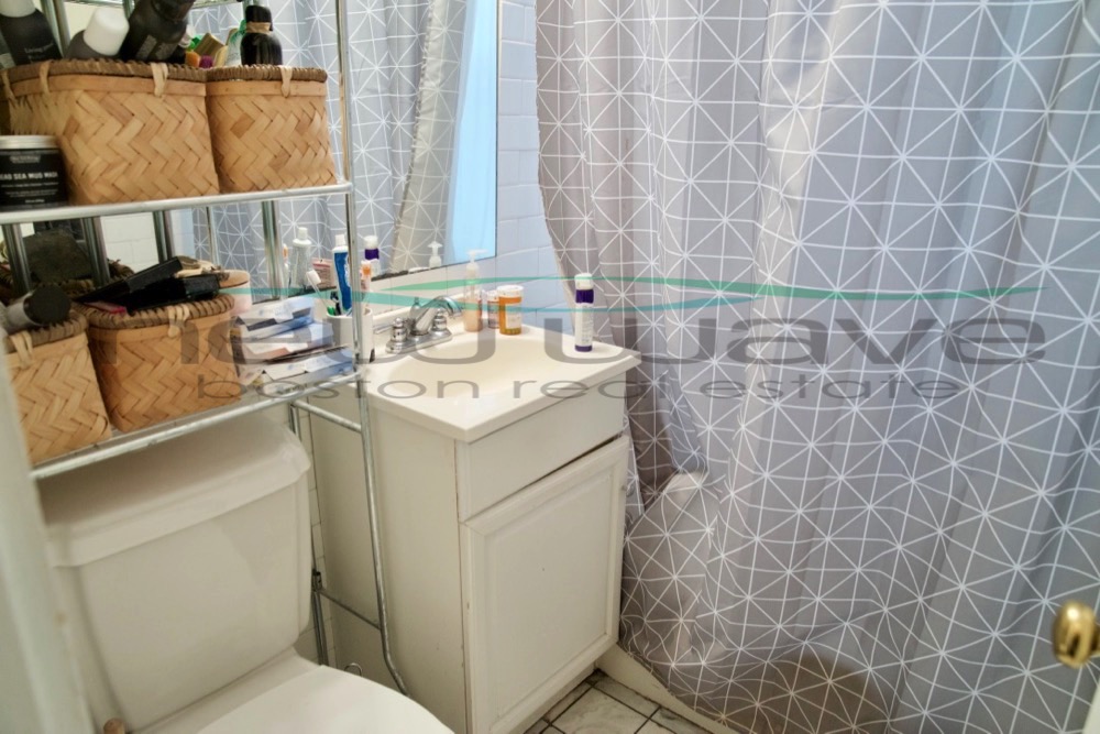 108 Myrtle St, Beacon Hill