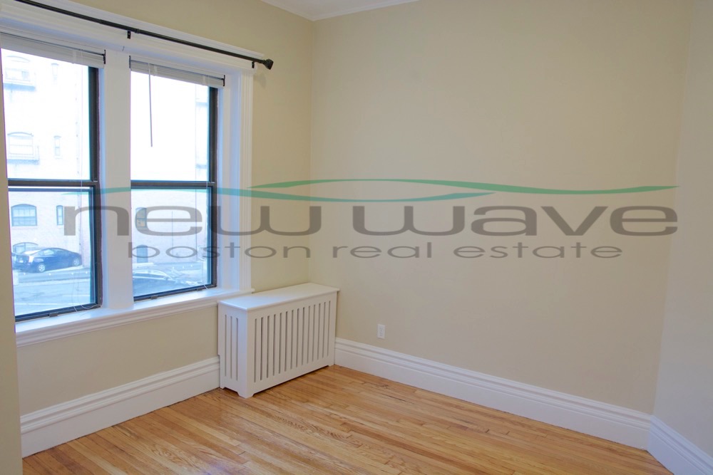 1 split bed, 1 bath apartment for rent at 64 Charlesgate Unit 59, Fenway