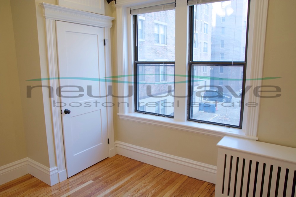 1 split bed, 1 bath apartment for rent at 64 Charlesgate Unit 59, Fenway — photo 2 of 15