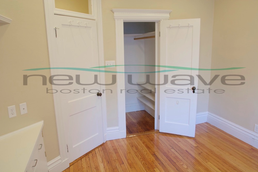 1 split bed, 1 bath apartment for rent at 64 Charlesgate Unit 59, Fenway — photo 9 of 15