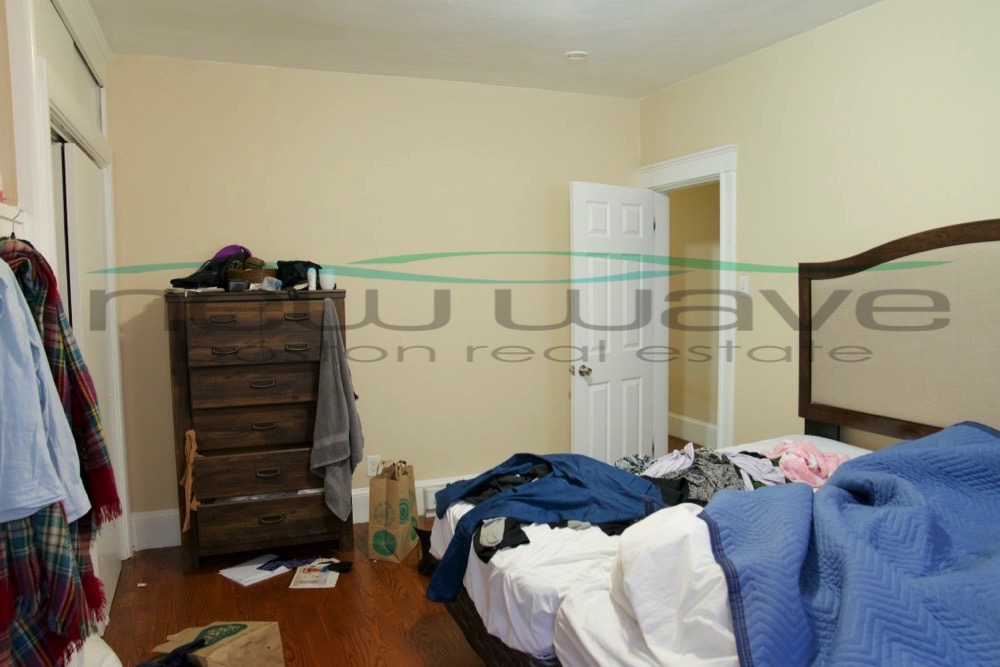 3 bed, 1 bath apartment for rent at 95 Hudson St Unit 1, Chinatown — photo 2 of 12