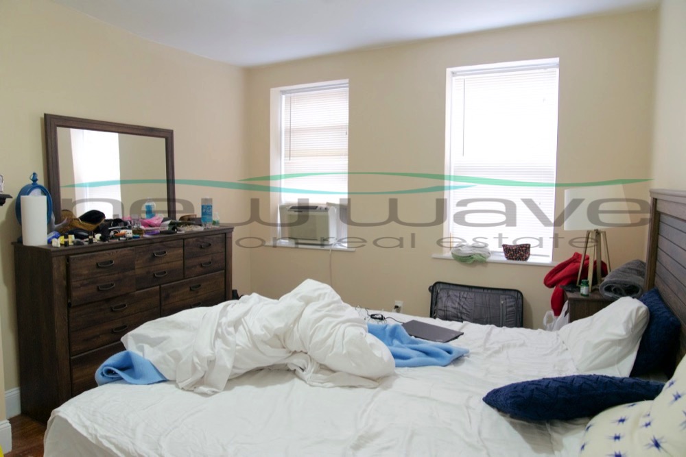 3 bed, 1 bath apartment for rent at 95 Hudson St Unit 1, Chinatown