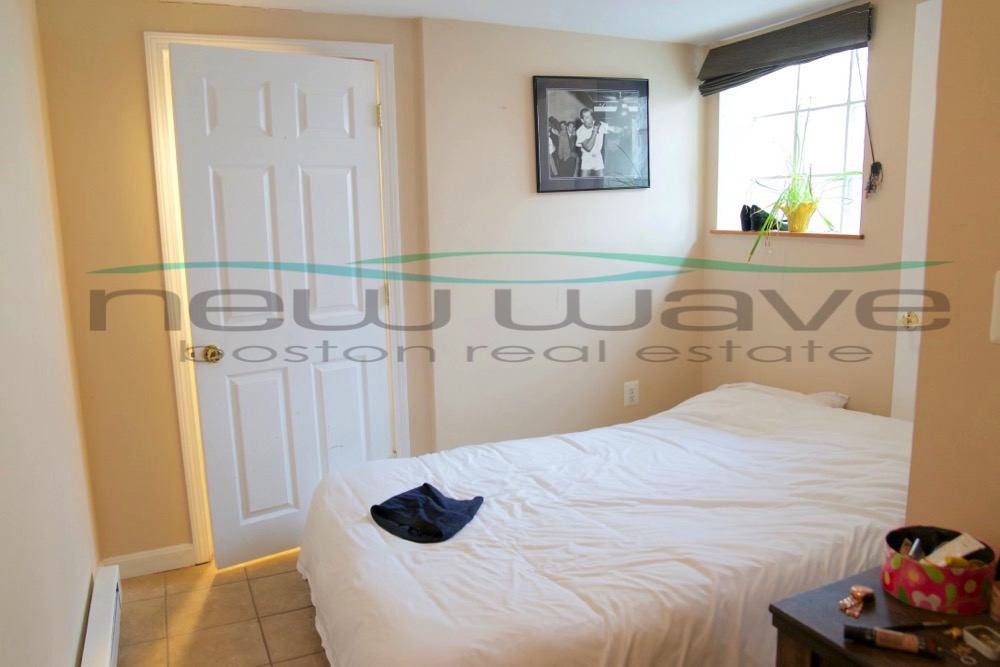 3 bed, 1 bath apartment for rent at 95 Hudson St Unit 1, Chinatown — photo 6 of 12