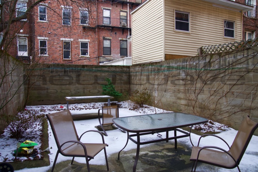 3 bed, 1 bath apartment for rent at 95 Hudson St Unit 1, Chinatown — photo 9 of 12