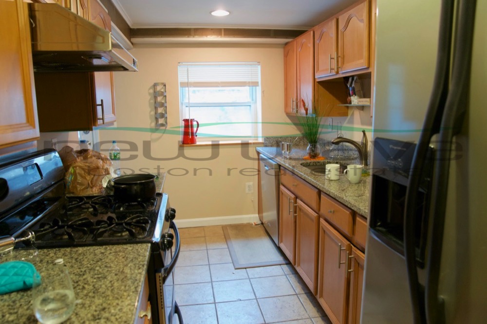 3 bed, 1 bath apartment for rent at 95 Hudson St Unit 1, Chinatown — photo 11 of 12