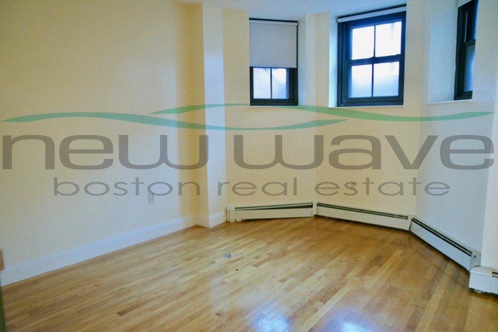 397 Massachusetts Ave, Roxbury