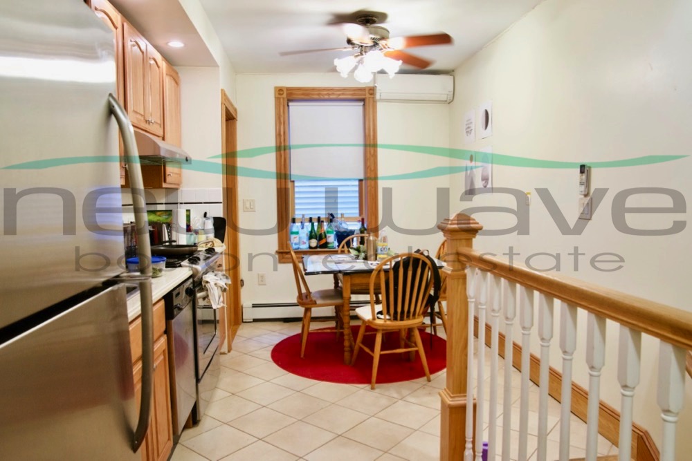 3 bed, 1 bath apartment for rent at 46 Garden St Unit 1R, Beacon Hill — photo 2 of 11