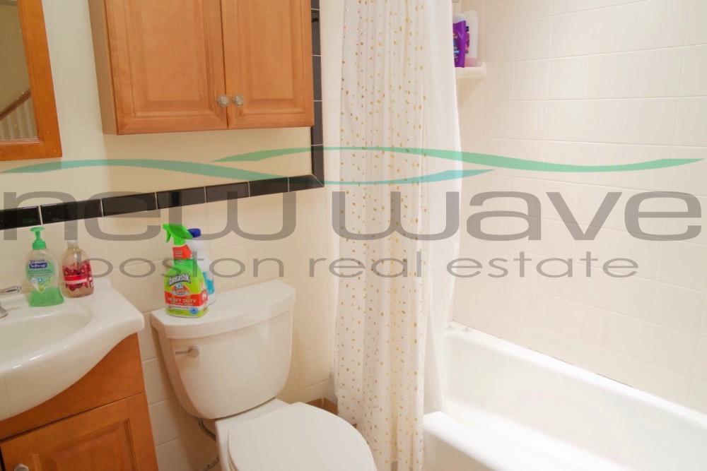 3 bed, 1 bath apartment for rent at 46 Garden St Unit 1R, Beacon Hill — photo 5 of 11