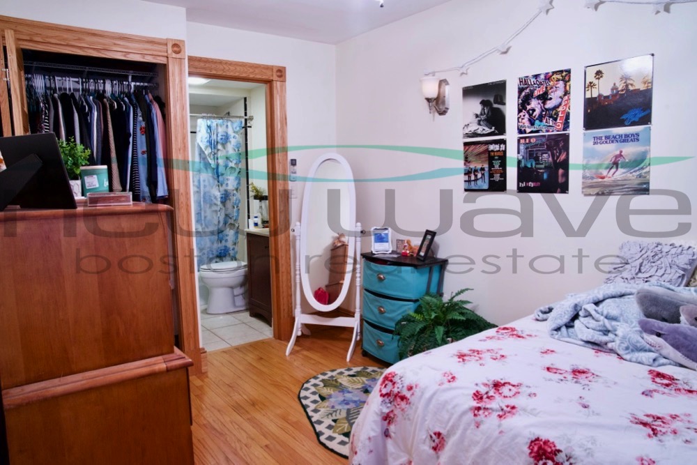 3 bed, 1 bath apartment for rent at 46 Garden St Unit 1R, Beacon Hill — photo 7 of 11
