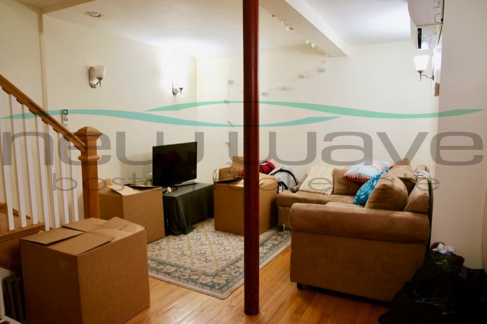 3 bed, 1 bath apartment for rent at 46 Garden St Unit 1R, Beacon Hill — photo 9 of 11