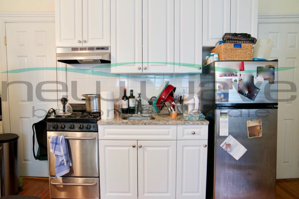 225 Newbury St, Back Bay