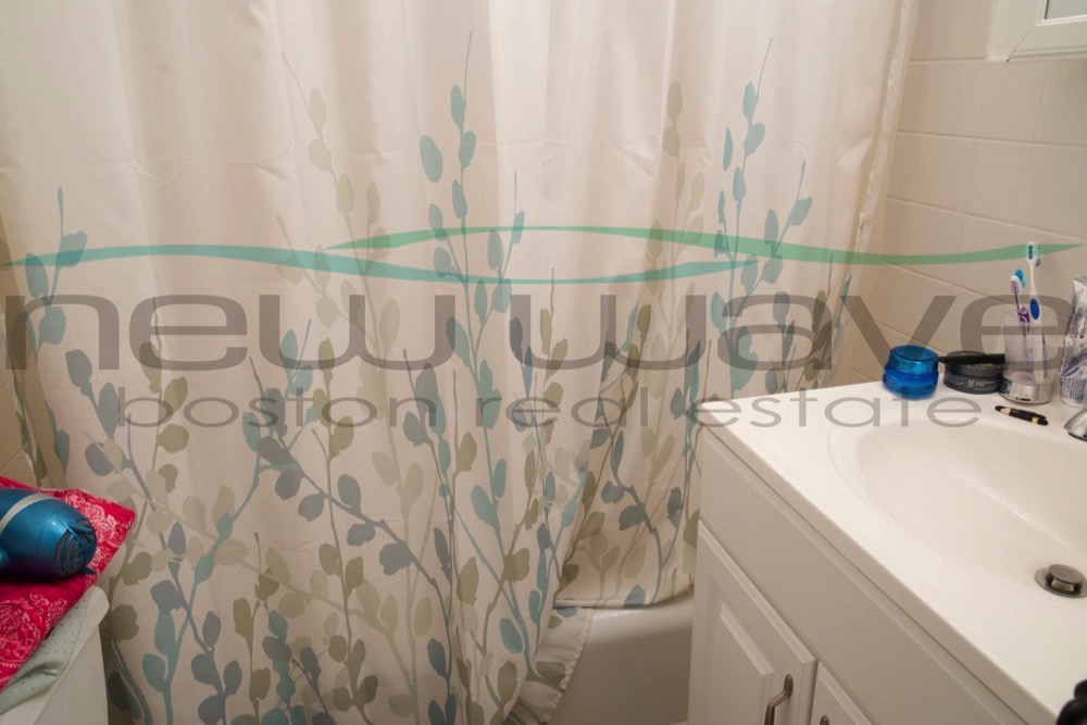 225 Newbury St, Back Bay