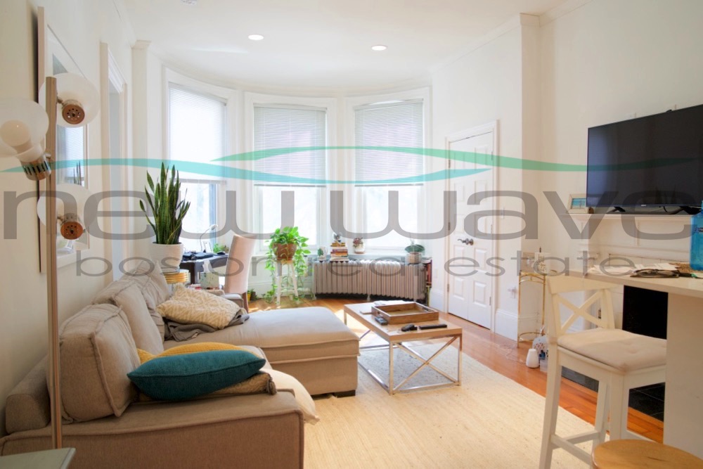 379 Commonwealth Ave, Back Bay