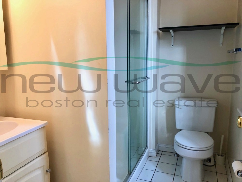 2 bed, 2 bath apartment for rent at 34 Mount Vernon Unit 1, Beacon Hill — photo 4 of 12
