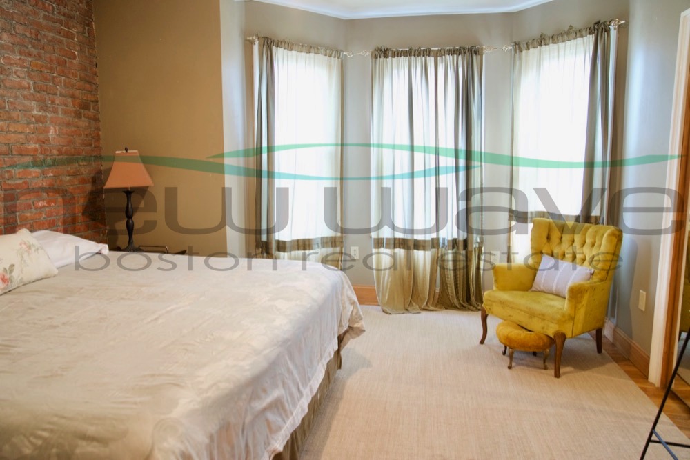 1031 Tremont St, South End