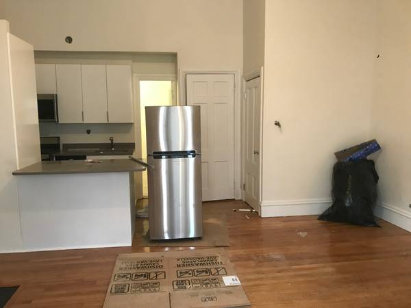 Studio bed, 1 bath apartment for rent at 86 Charles St Unit 5, Beacon Hill — photo 1 of 7