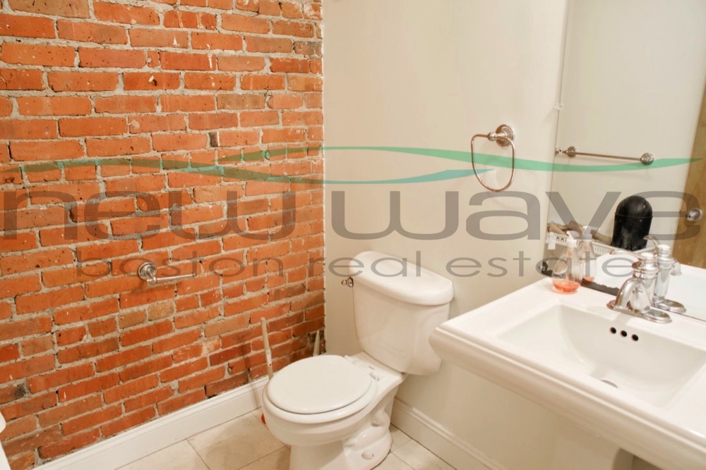 95 Gainsborough St, Fenway