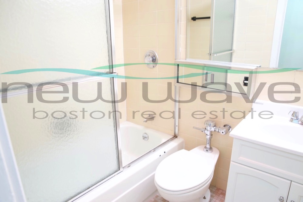 62 Boylston St, Downtown