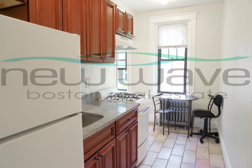 56 Queensberry St, Fenway