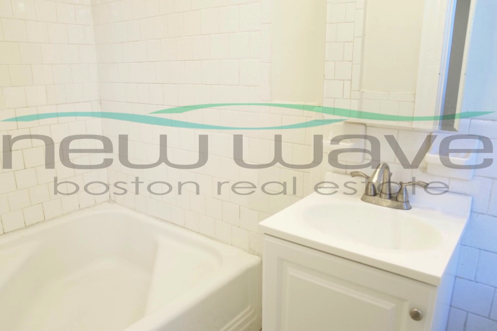 56 Queensberry St, Fenway