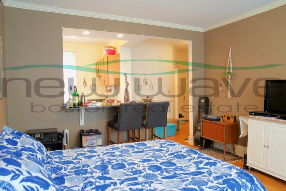 106 Queensberry St, Fenway