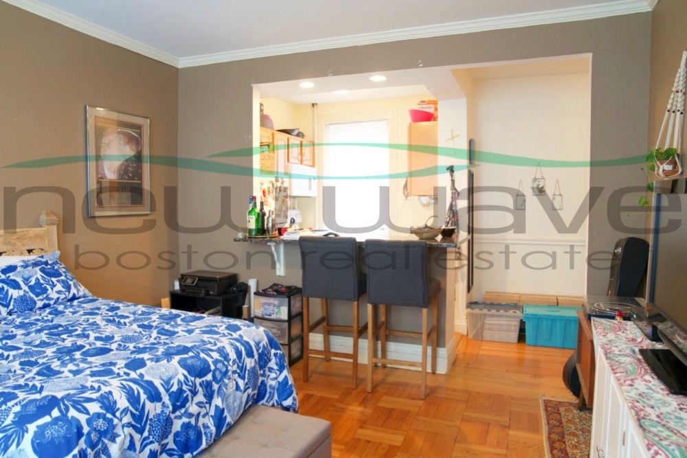 106 Queensberry St, Fenway