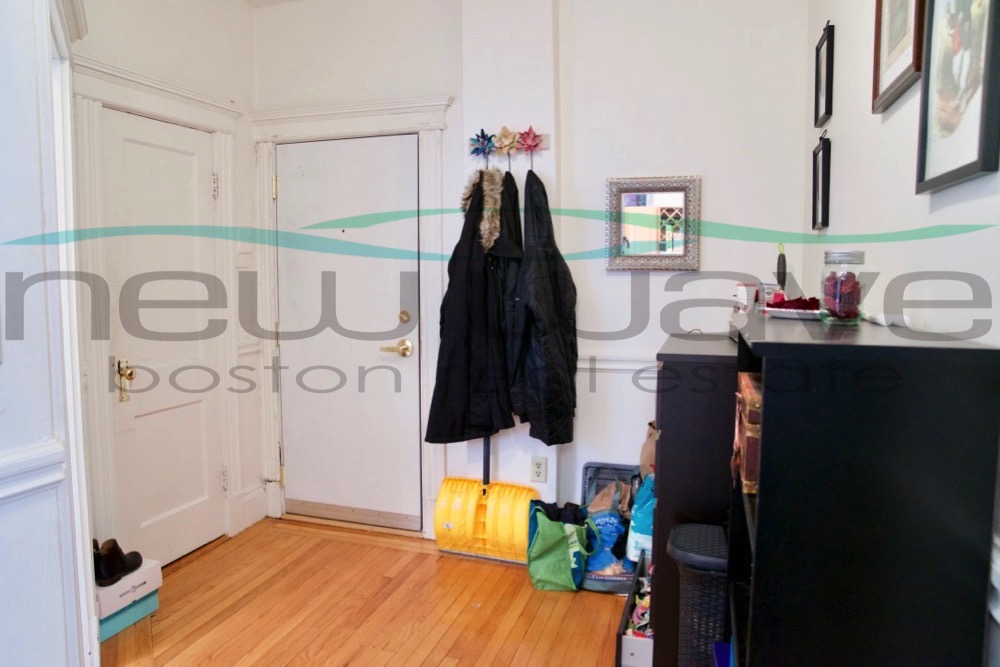 106 Queensberry St, Fenway