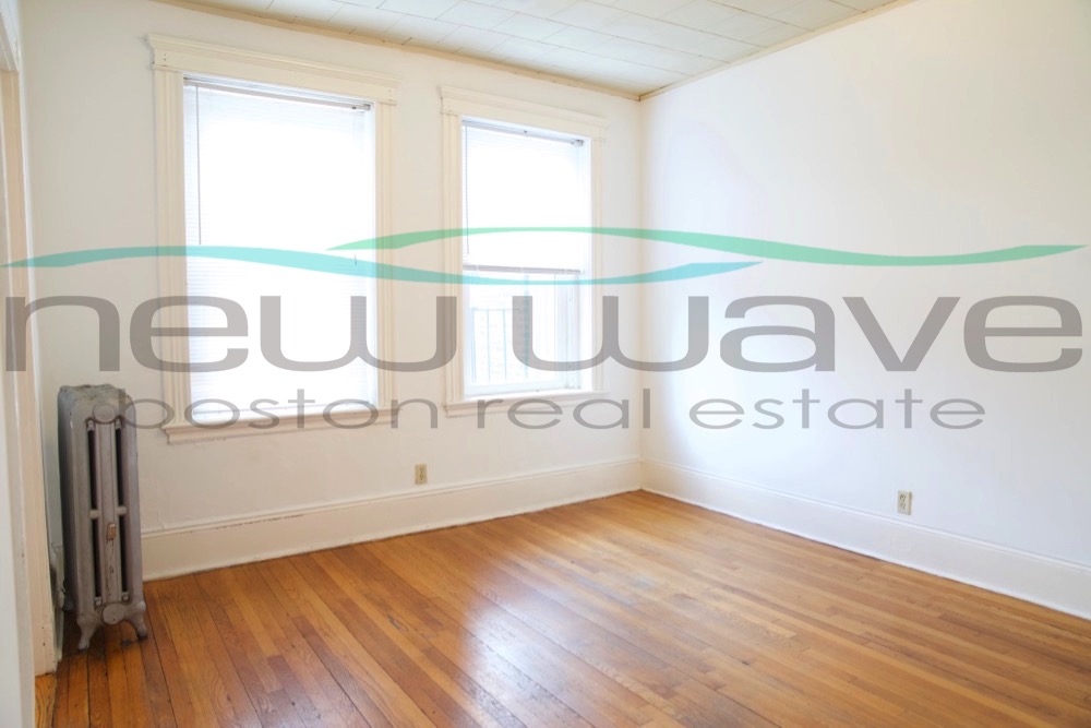 14 Palace Rd, Fenway