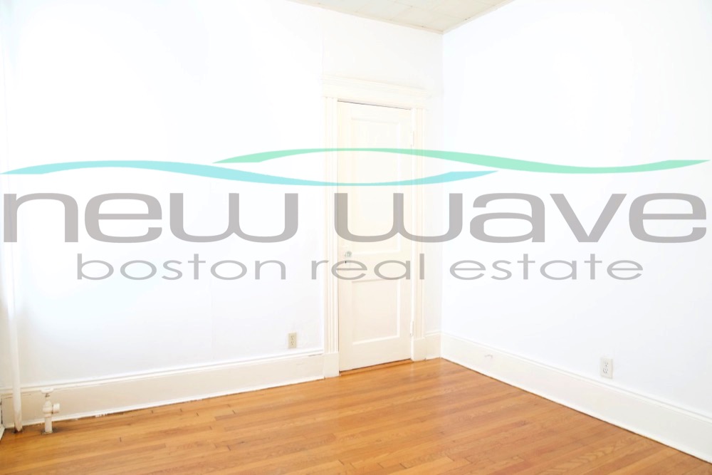 14 Palace Rd, Fenway