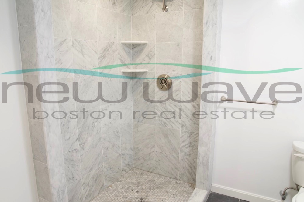 100 Queensberry St, Fenway