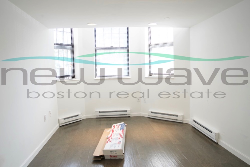 100 Queensberry St, Fenway