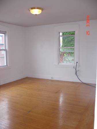4 bed, 1 bath apartment for rent at 335 Dorchester St, South Boston — photo 1 of 16