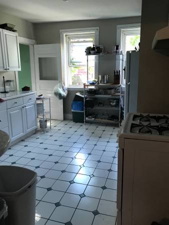 4 bed, 1 bath apartment for rent at 335 Dorchester St, South Boston — photo 12 of 16