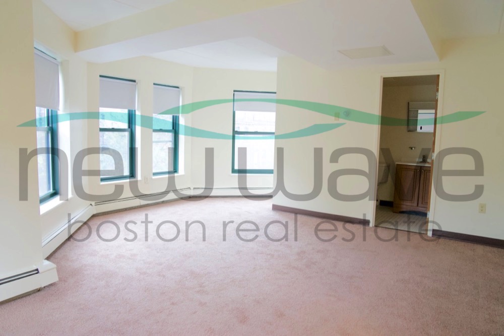 400 Massachusetts Ave, South End