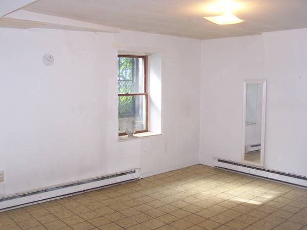 1 bed, 1 bath apartment for rent at 688 Parker St Unit B, Mission Hill — photo 4 of 5