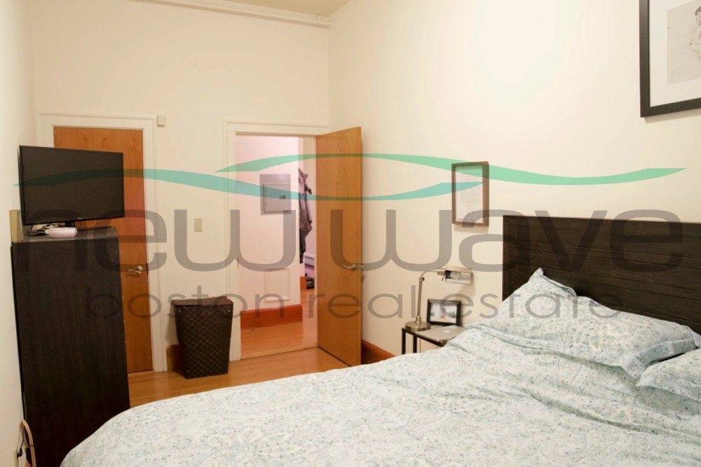 269 Newbury St, Back Bay