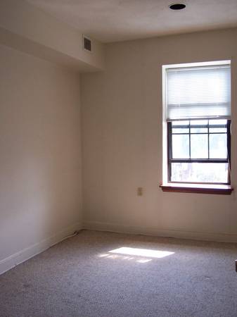 14 John Eliot Sq, Roxbury