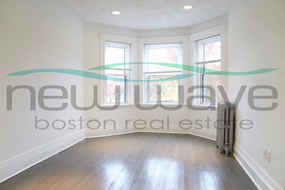 102 Queensberry St, Fenway