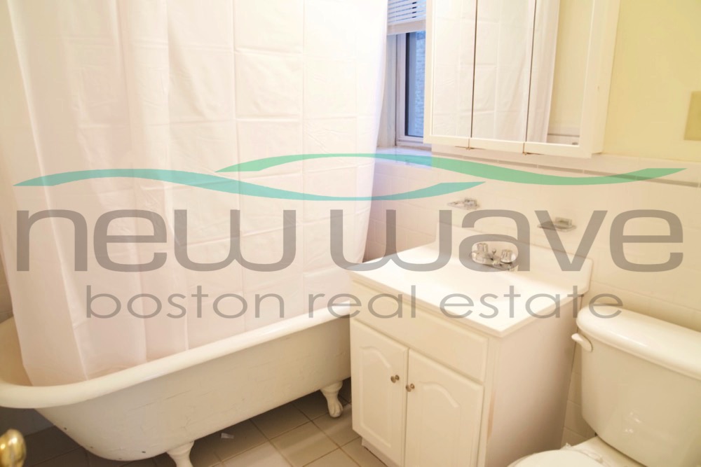 106 Queensberry St, Fenway