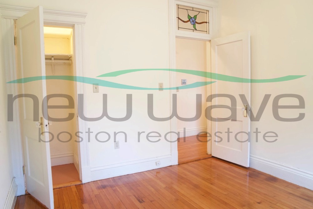 106 Queensberry St, Fenway