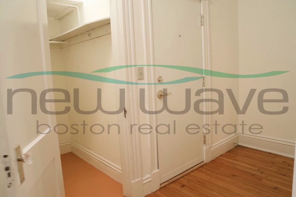 106 Queensberry St, Fenway