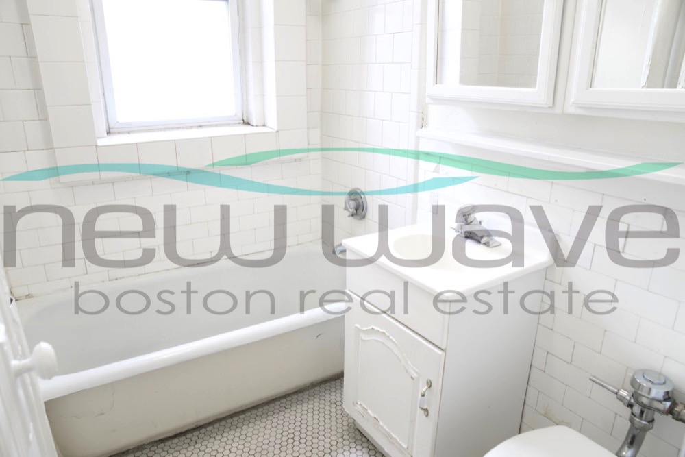 1203 Boylston St, Fenway