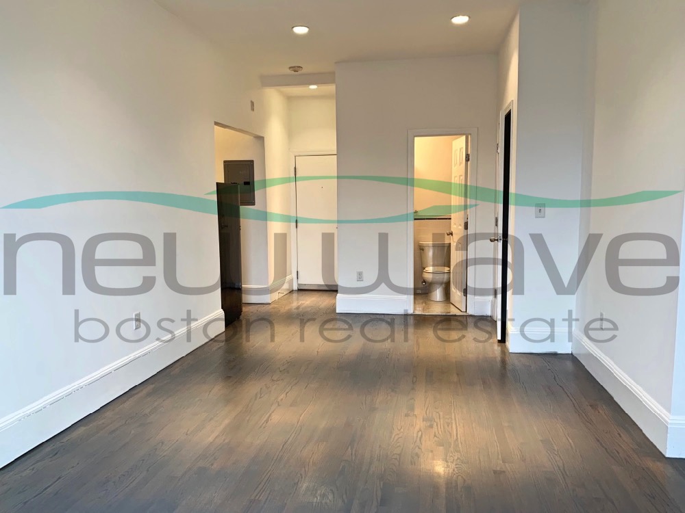 270 Newbury St, Back Bay