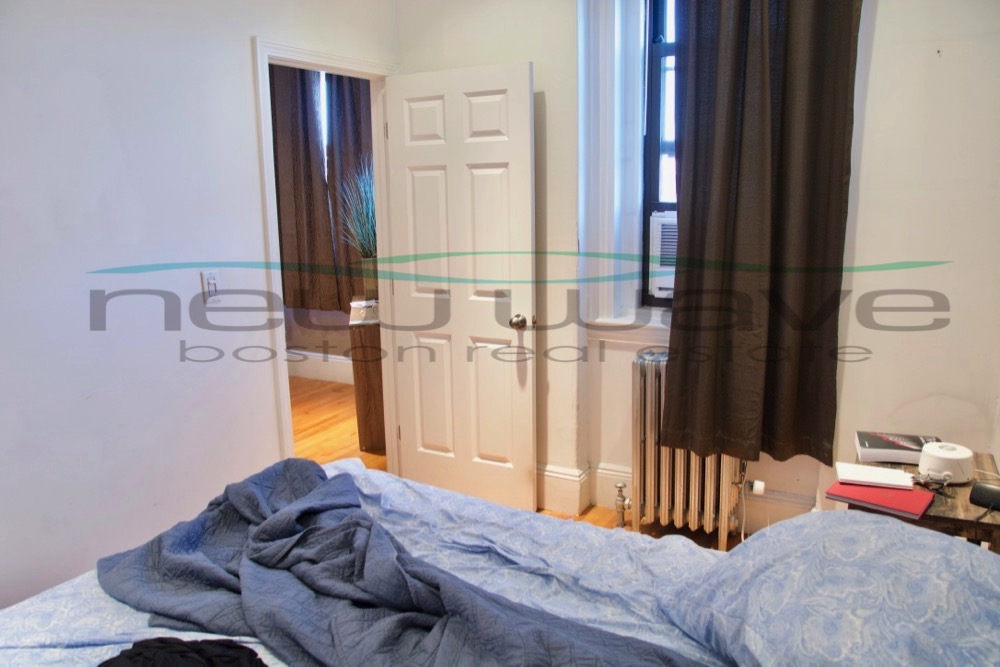 270 Newbury St, Back Bay