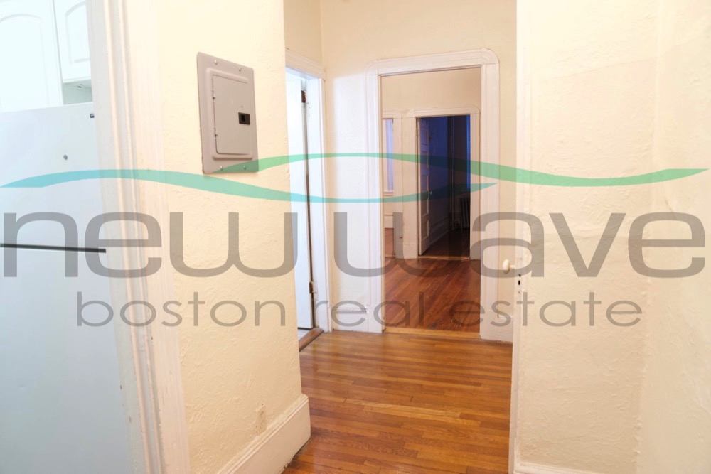 2 bed, 1 bath apartment for rent at 36 Anderson St Unit 4, Beacon Hill — photo 4 of 9